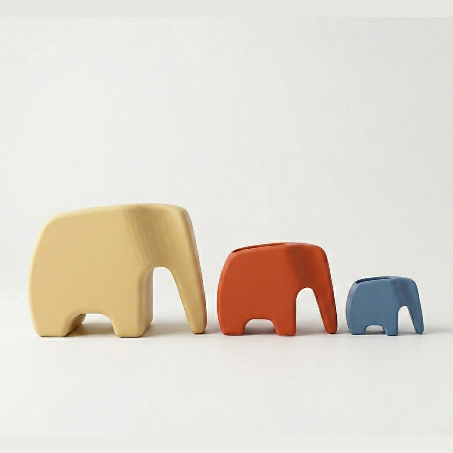 Maceta Elefante - los tres tamanos, fondo limpio