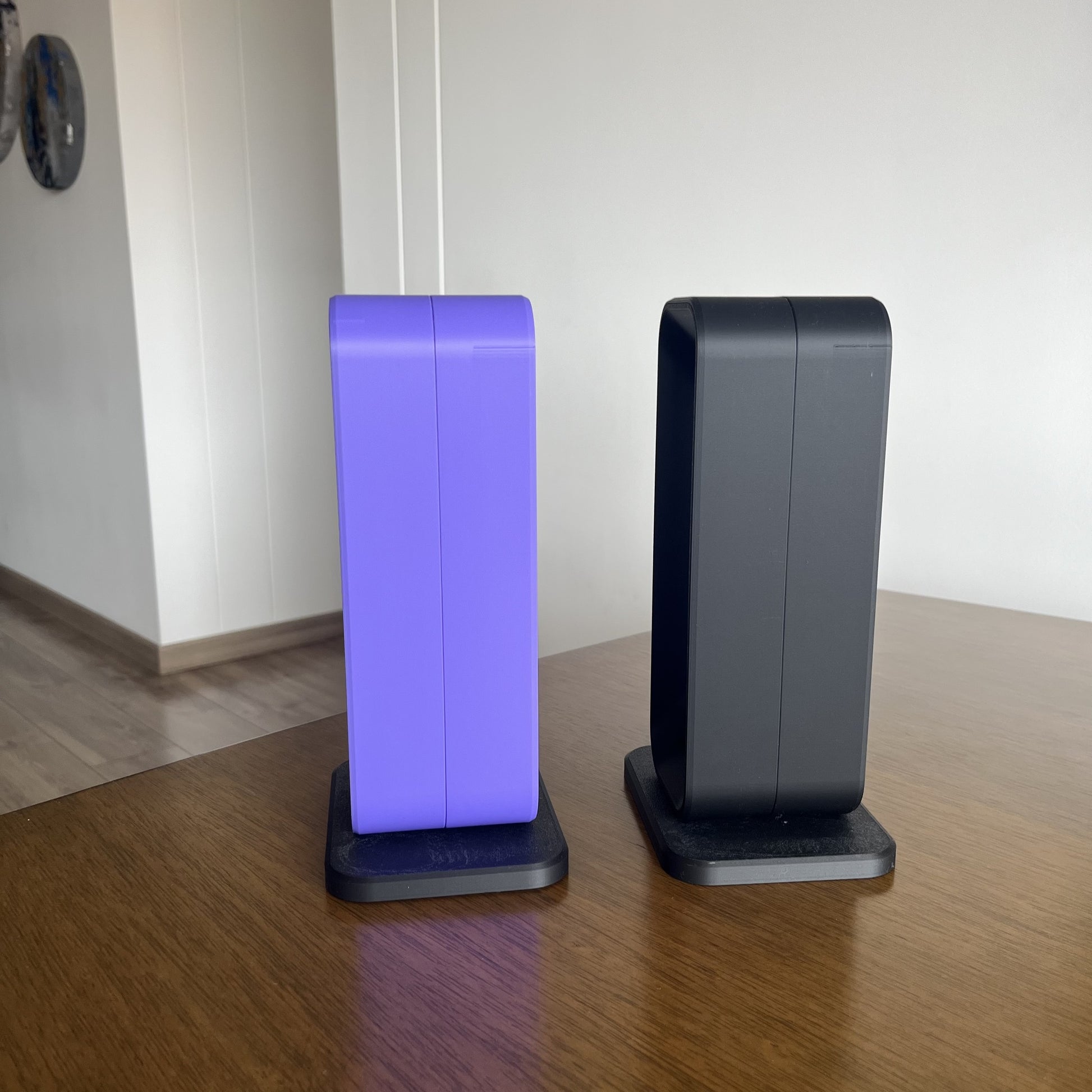 Grupal: variantes Charcoal y Charcoal + Purple juntas, vista lateral mostrando perfil